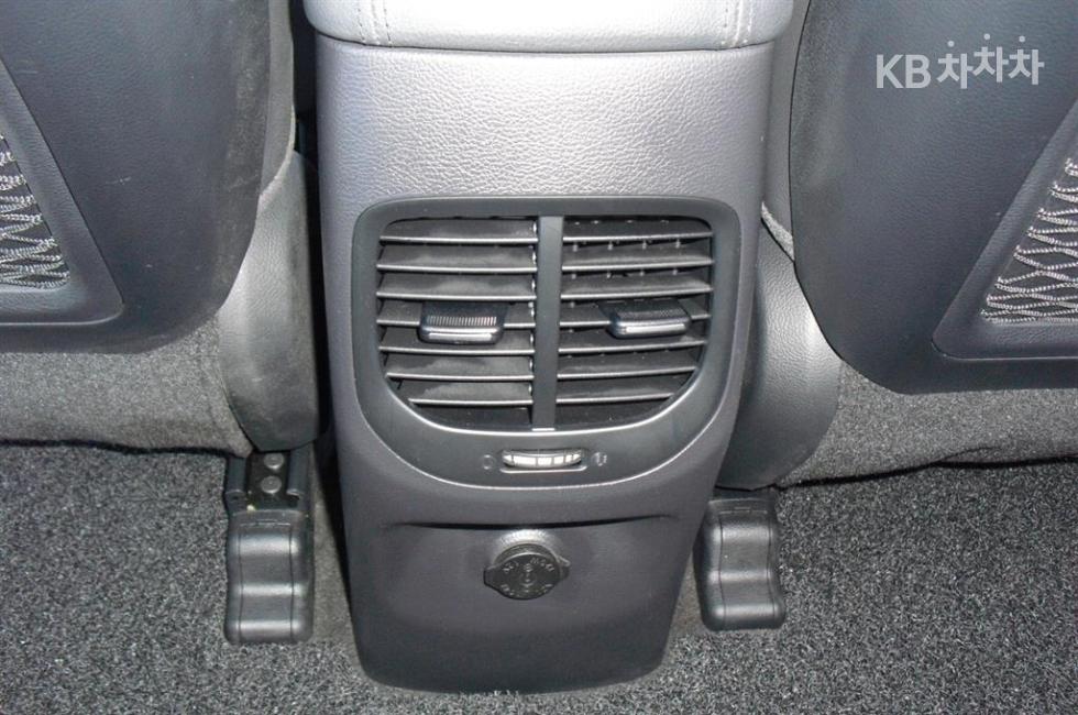 Kia Carens — miniaturë 18