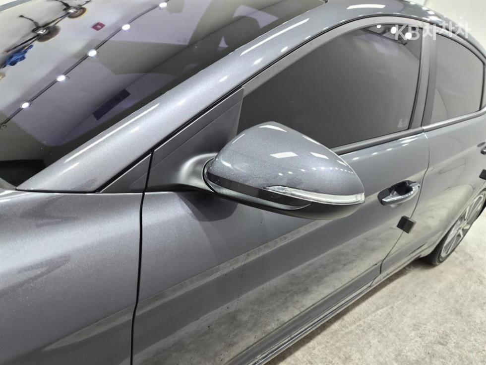 Hyundai Avante — miniaturë 5