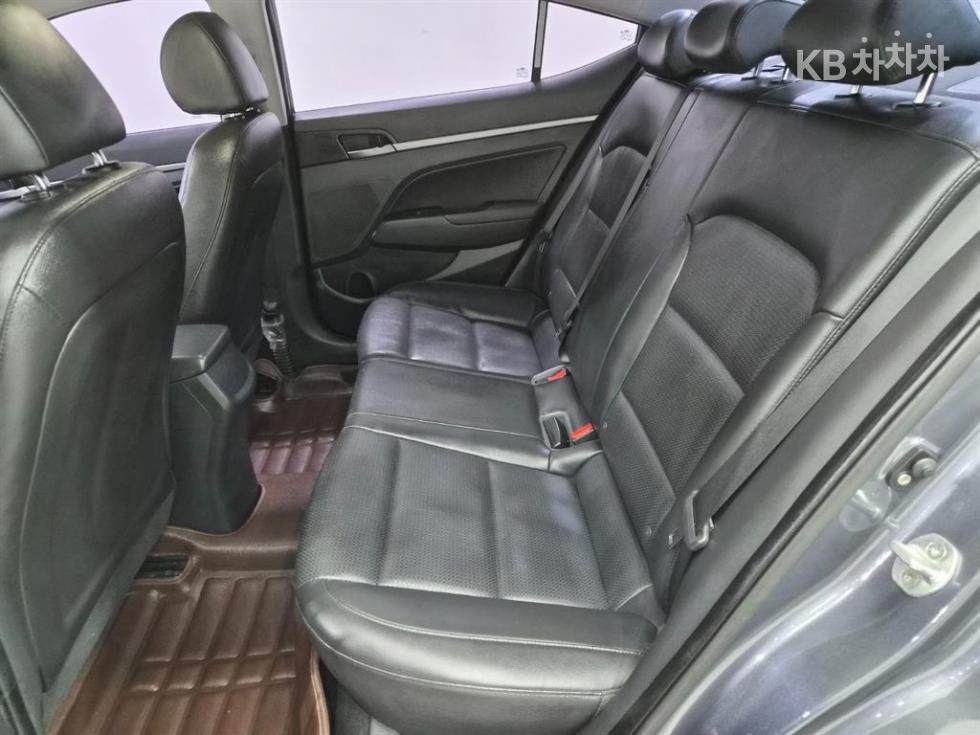 Hyundai Avante — miniaturë 7