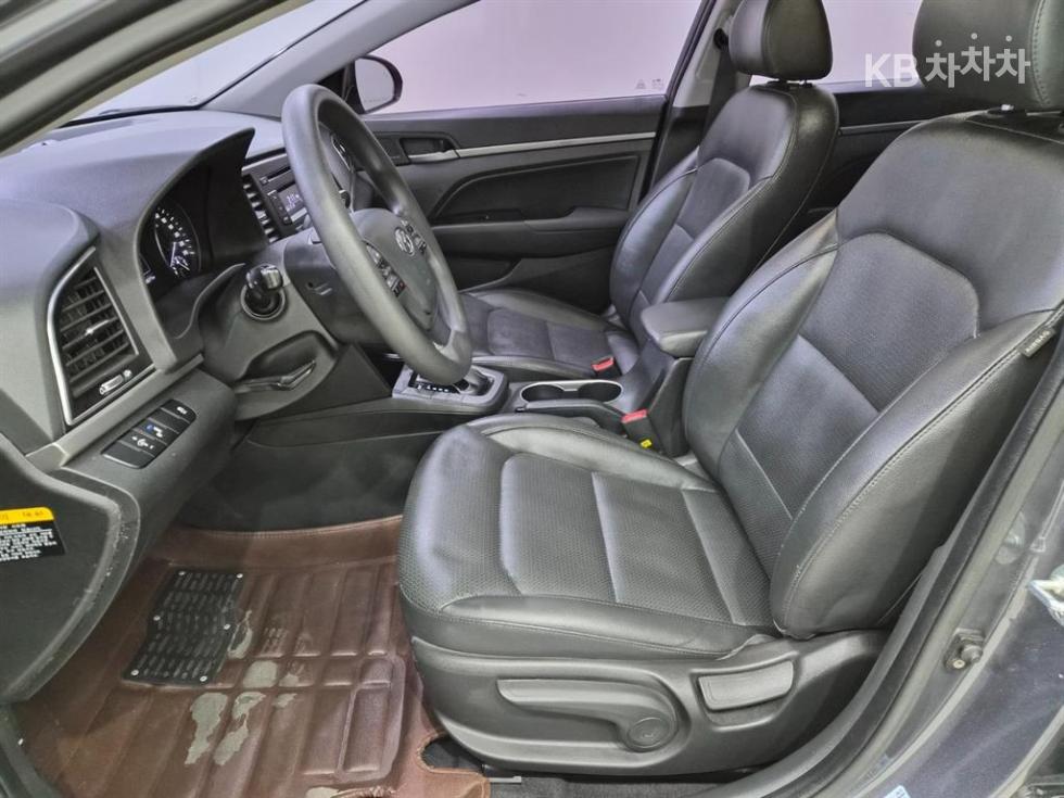 Hyundai Avante — miniaturë 10