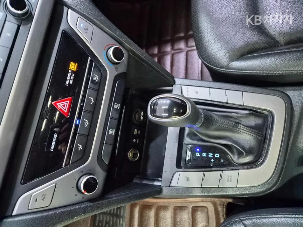 Hyundai Avante — miniaturë 15