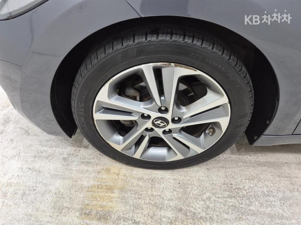 Hyundai Avante — miniaturë 16