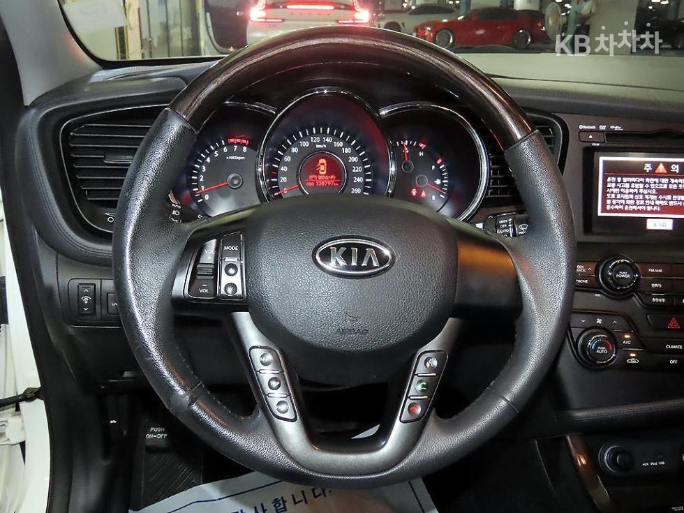 Kia K5 — miniaturë 8