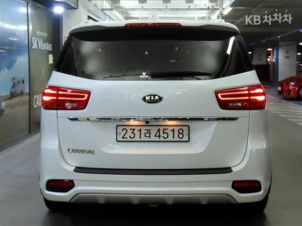 Kia Carnival — miniaturë 5