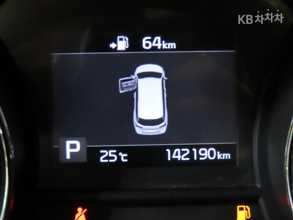 Kia Carnival — miniaturë 9