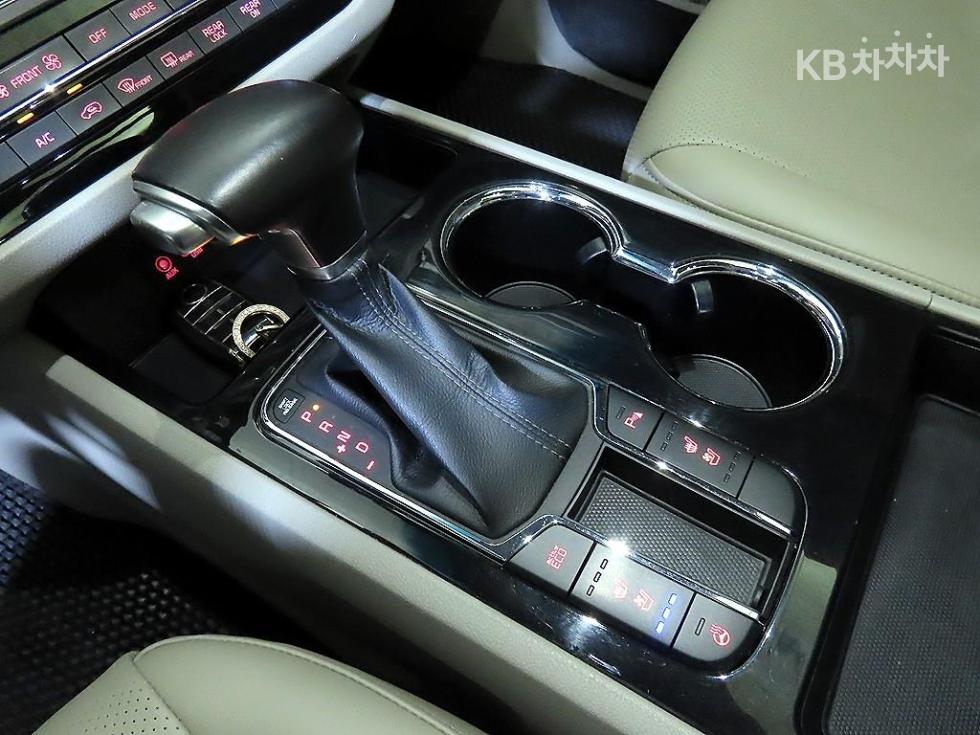Kia Carnival — miniaturë 12