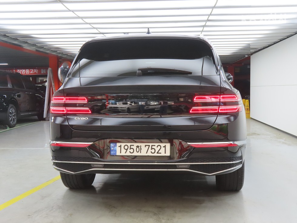 2023 Genesis GV80 photo