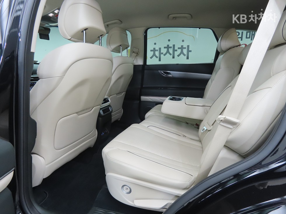2023 Genesis GV80 photo