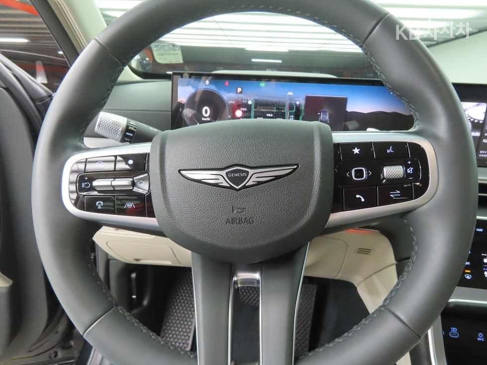 2023 Genesis GV80 photo