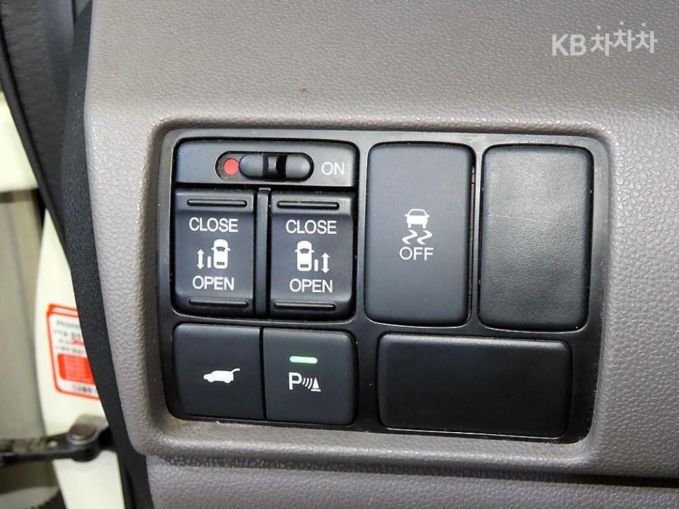 Honda Odyssey — miniaturë 13