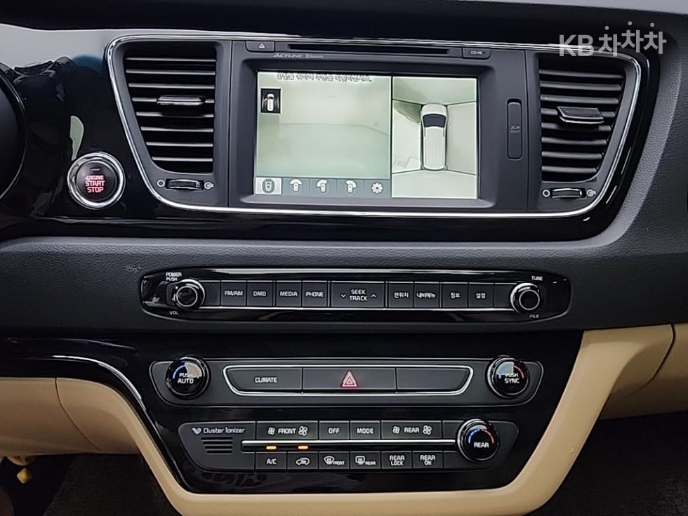Kia Carnival — miniaturë 10