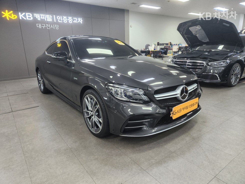 2024 Mercedes-Benz C photo