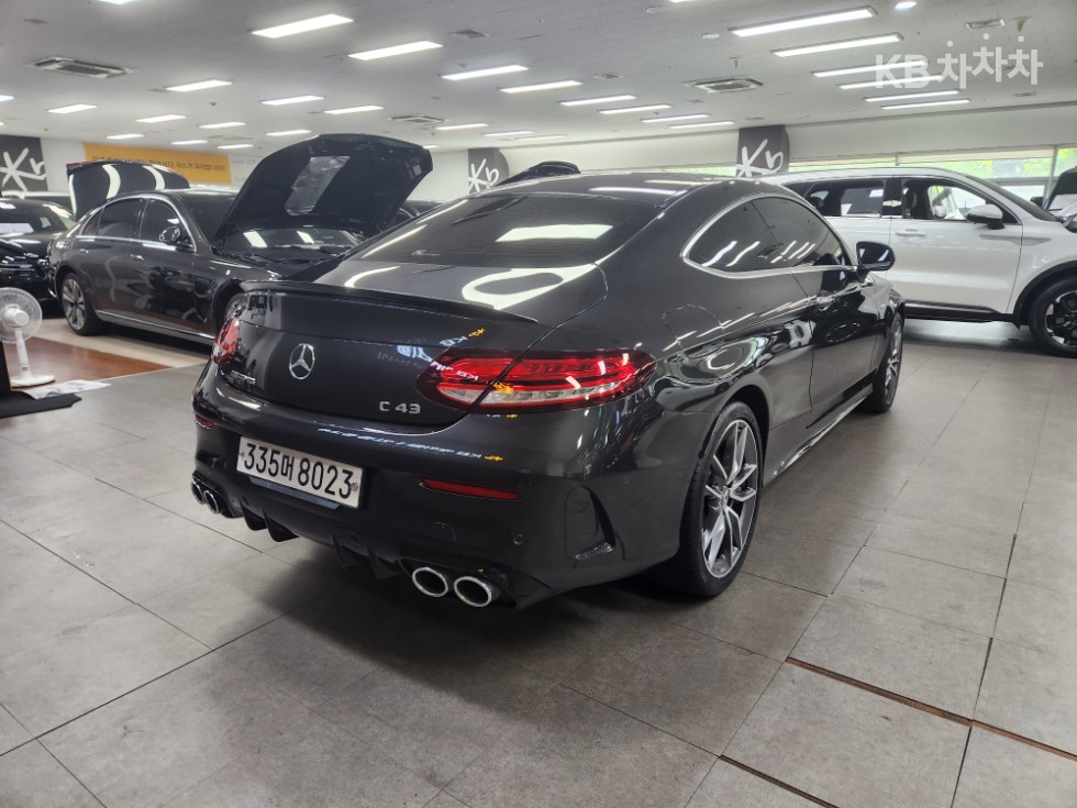 2024 Mercedes-Benz C photo