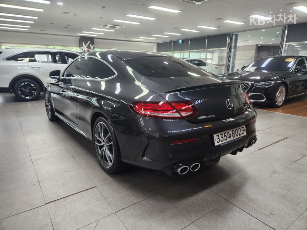2024 Mercedes-Benz C photo