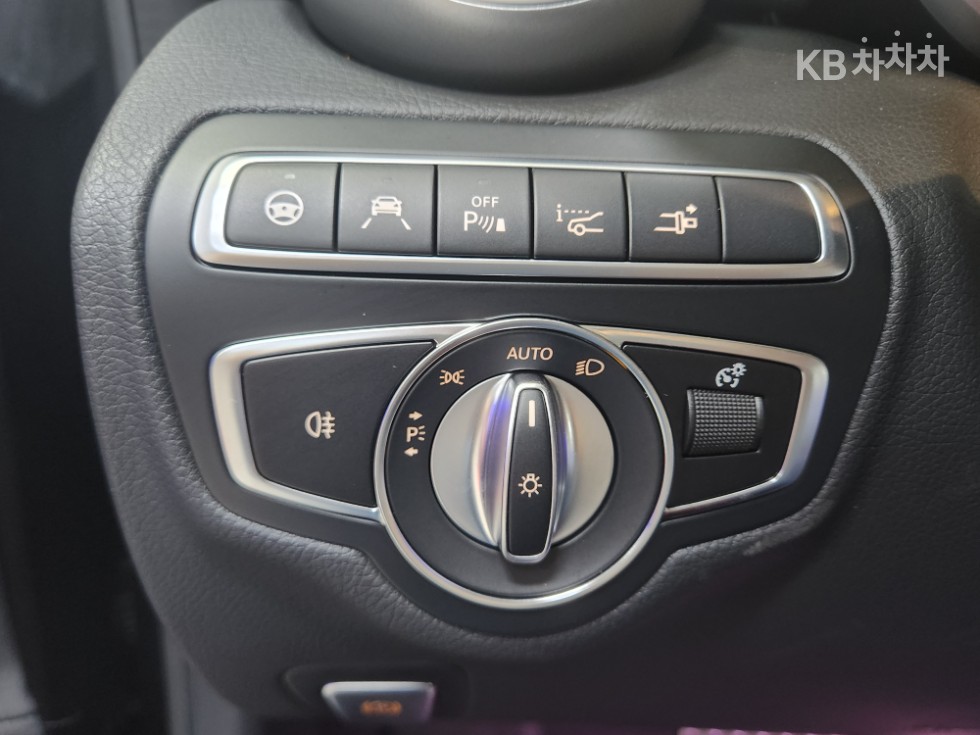 2024 Mercedes-Benz C photo