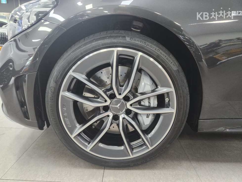2024 Mercedes-Benz C photo
