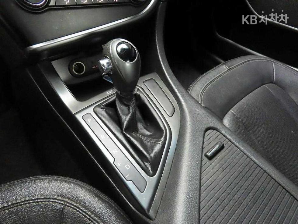 Kia K5 — miniaturë 10