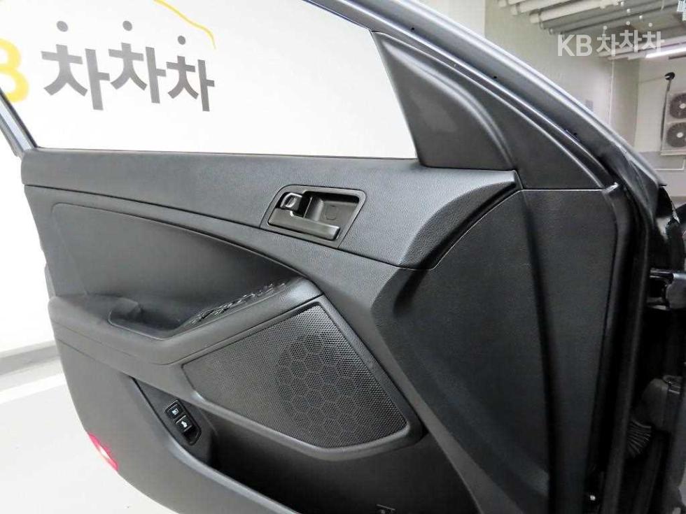Kia K5 — miniaturë 11