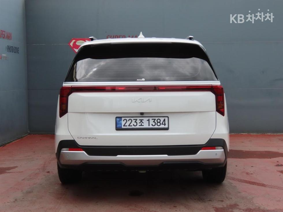 Kia Carnival — miniaturë 4