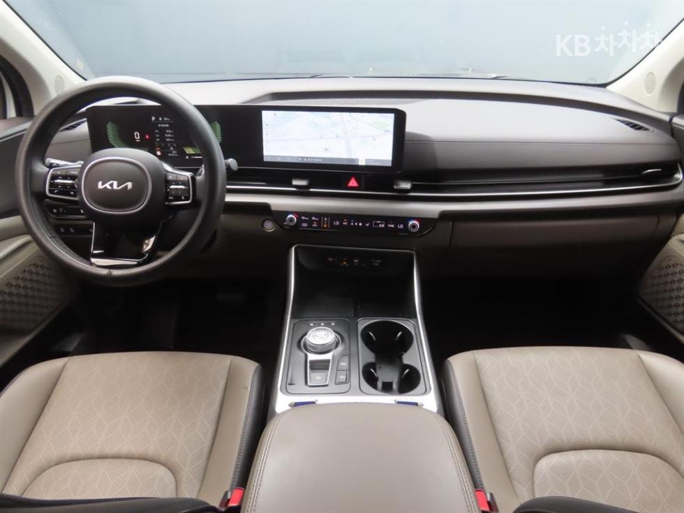 Kia Carnival — miniaturë 9