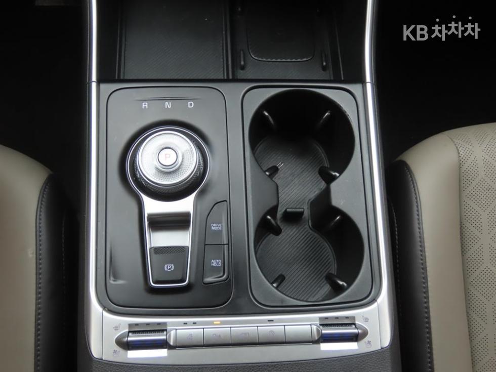 Kia Carnival — miniaturë 13