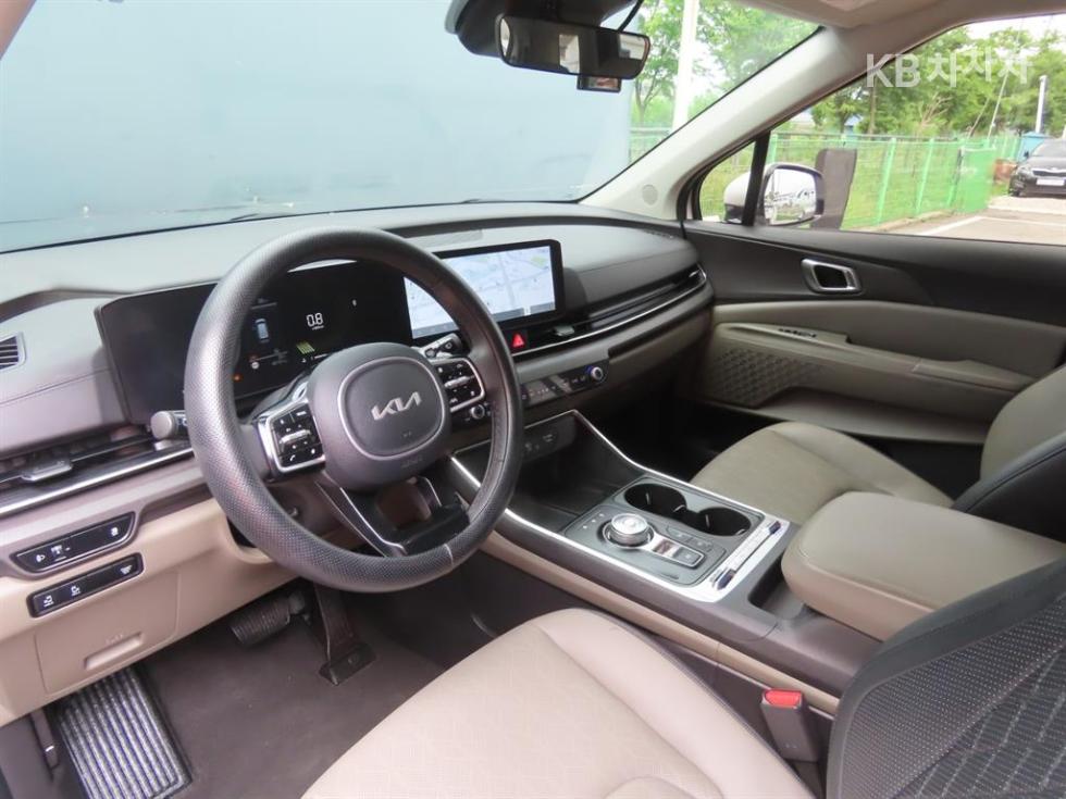 Kia Carnival — miniaturë 15