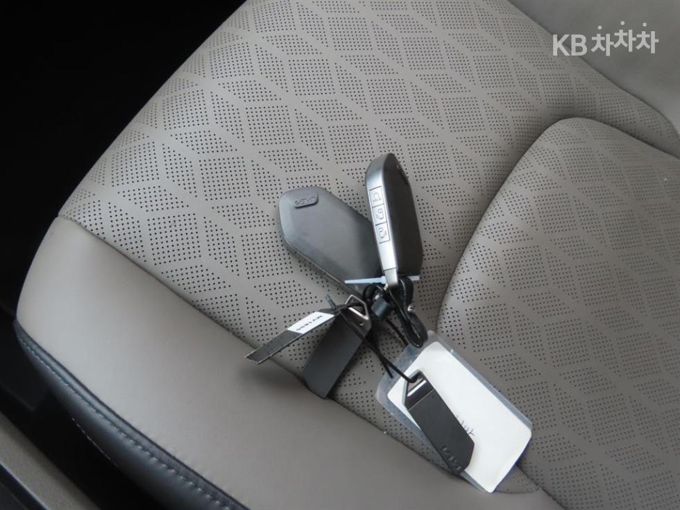 Kia Carnival — miniaturë 19