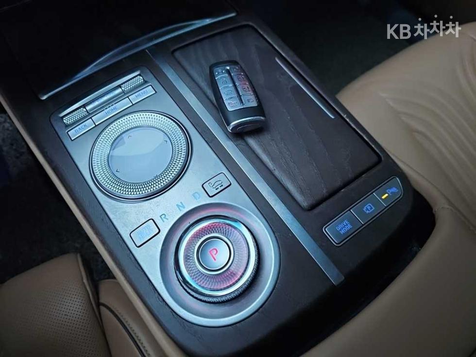 Genesis G80 — miniaturë 8