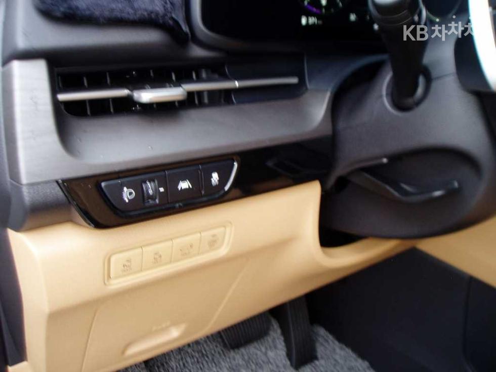Kia Carnival — miniaturë 10