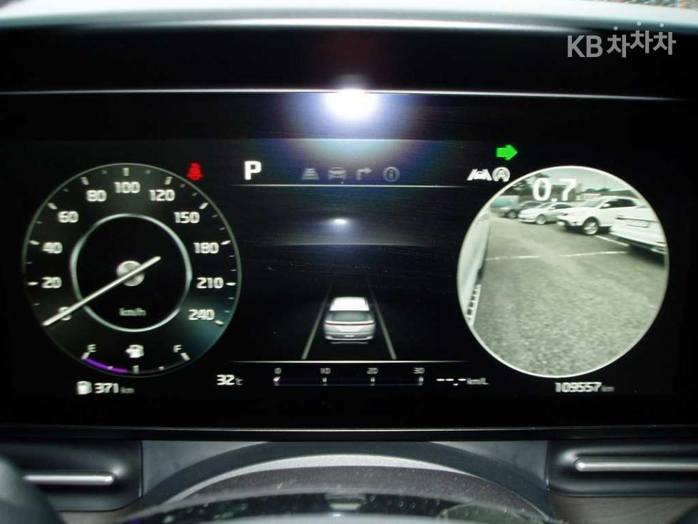 Kia Carnival — miniaturë 11
