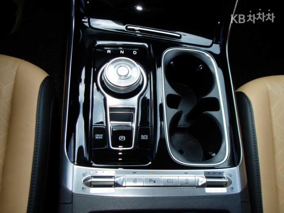 Kia Carnival — miniaturë 13