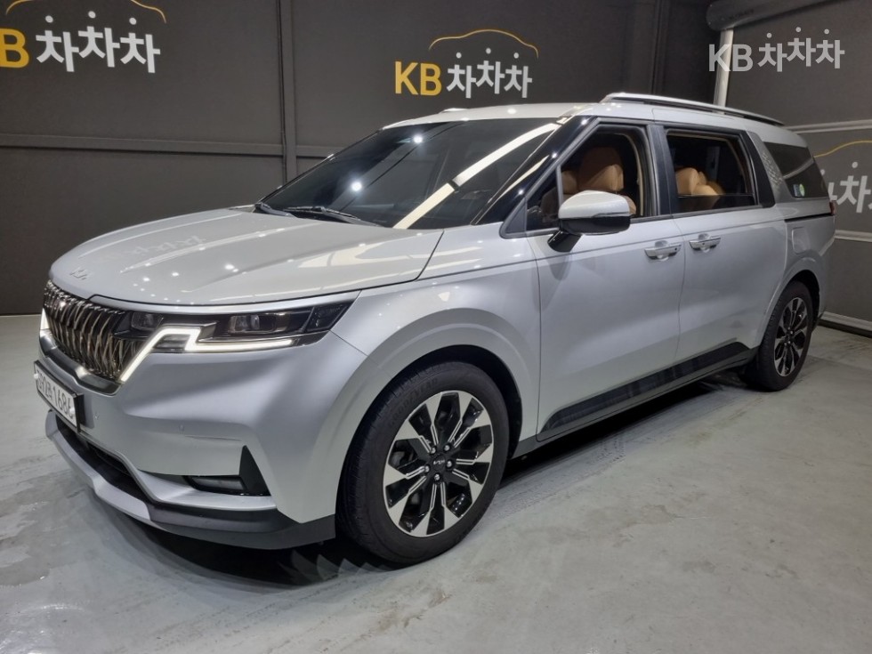 Kia Carnival — miniaturë 2