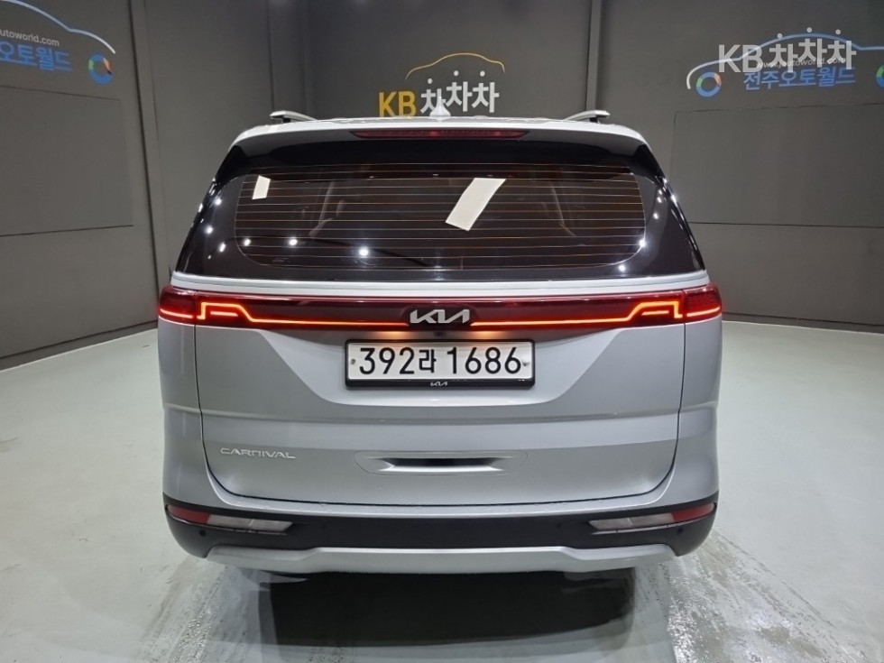 Kia Carnival — miniaturë 3