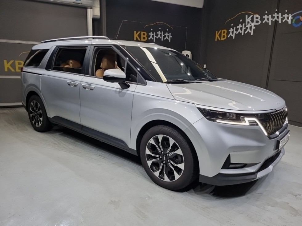 Kia Carnival — miniaturë 5