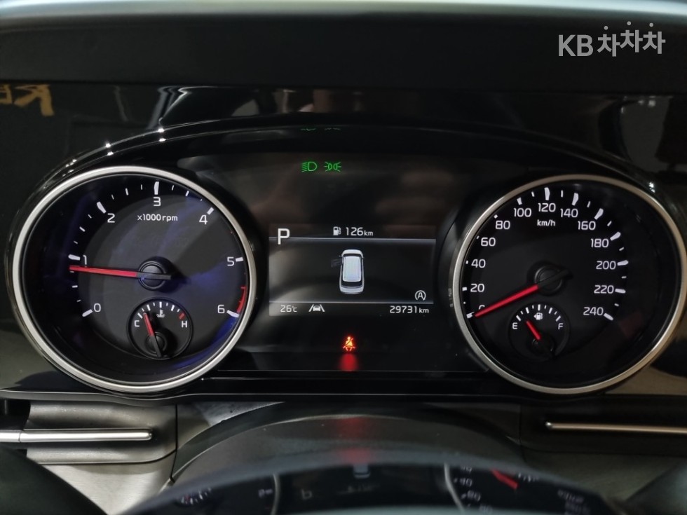 Kia Carnival — miniaturë 7