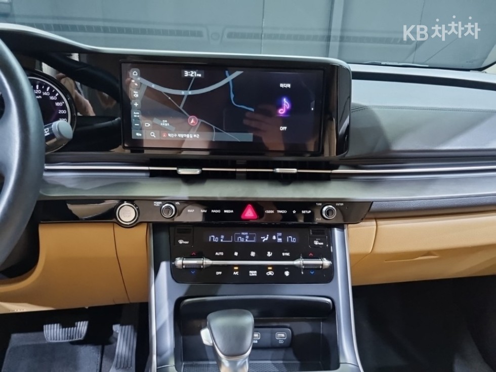 Kia Carnival — miniaturë 10