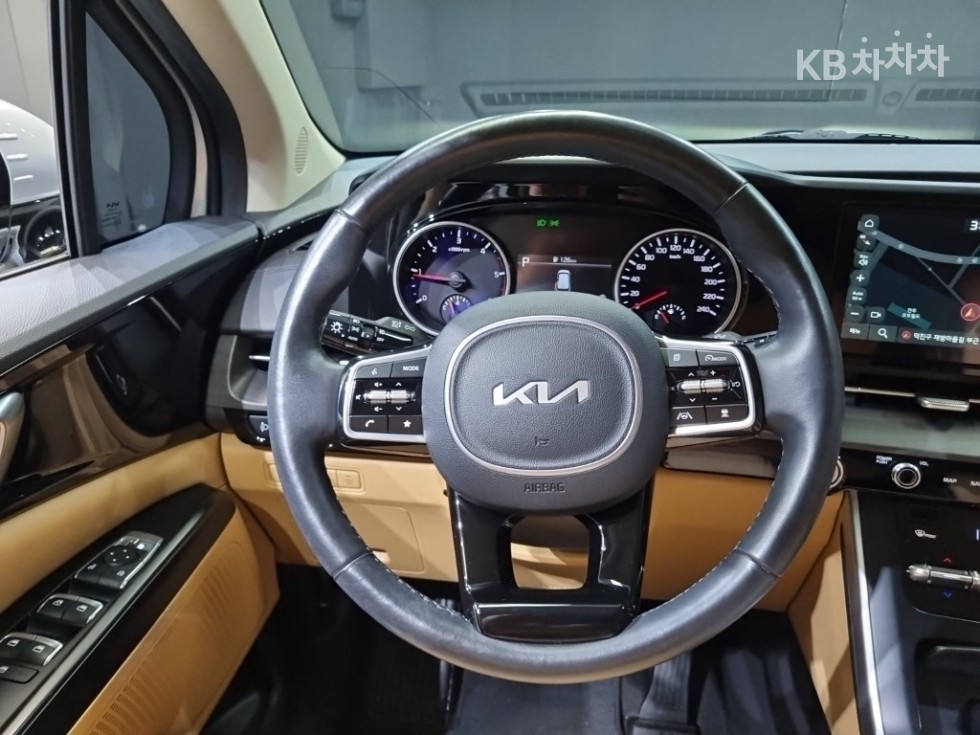Kia Carnival — miniaturë 11