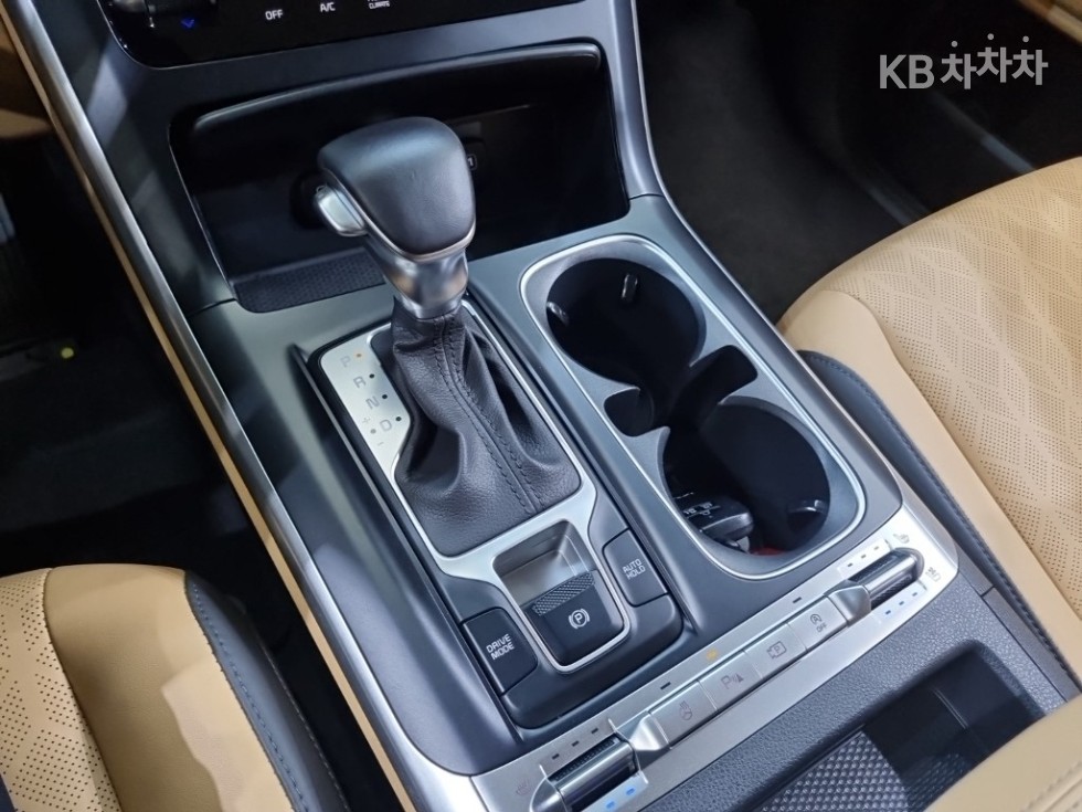 Kia Carnival — miniaturë 14