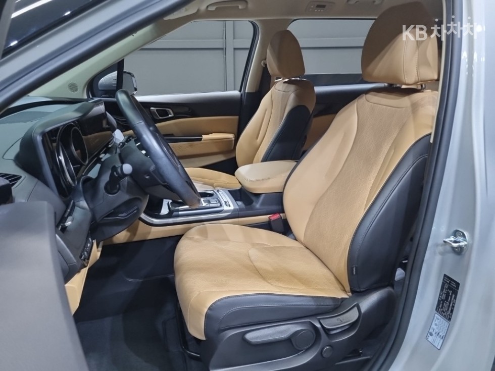 Kia Carnival — miniaturë 16