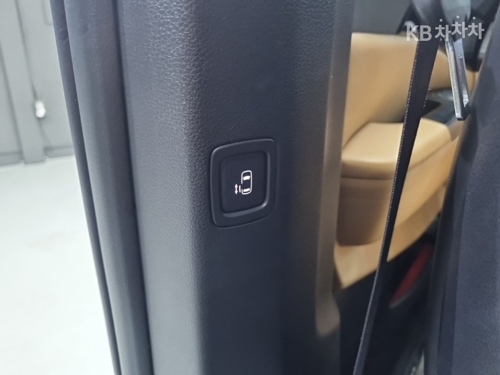 Kia Carnival — miniaturë 24