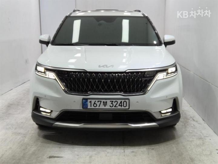 Kia Carnival 7-Seater Noblesse — foto 1