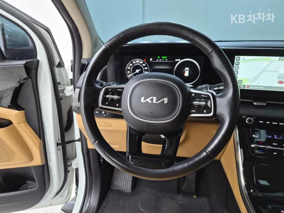 Kia Carnival — miniaturë 9