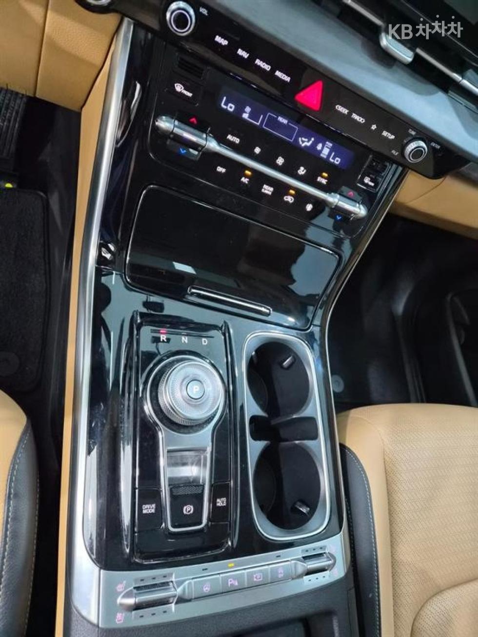 Kia Carnival — miniaturë 15