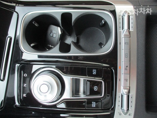 Kia Carnival — miniaturë 16