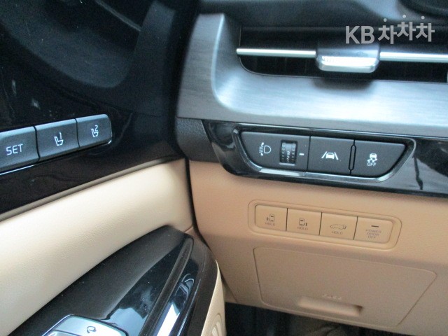 Kia Carnival — miniaturë 17