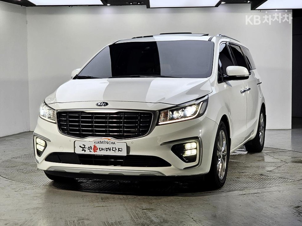 Kia Carnival — miniaturë 2