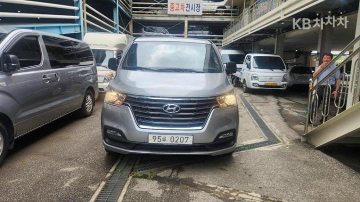 Hyundai Starex 밴 5인승 — foto 1
