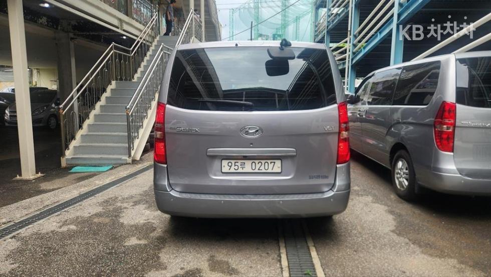 Hyundai Starex — miniaturë 3