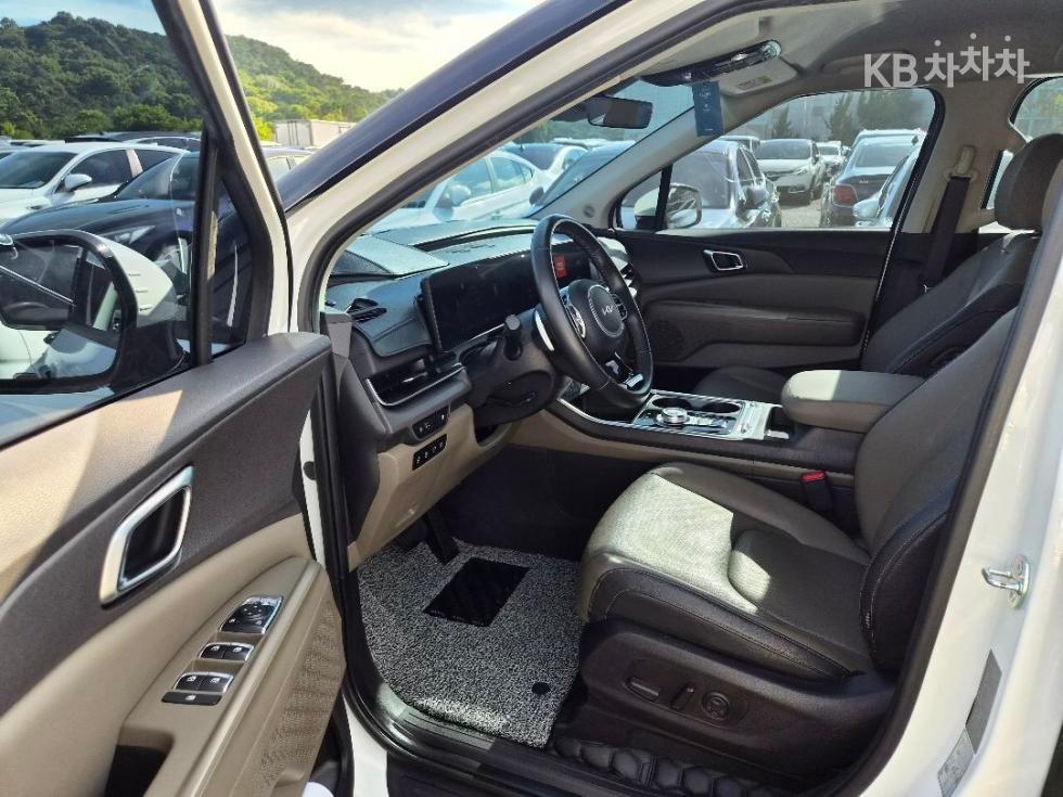 Kia Carnival — miniaturë 5