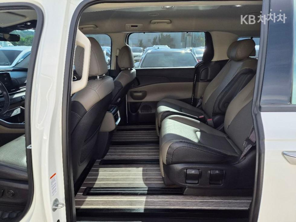 Kia Carnival — miniaturë 6